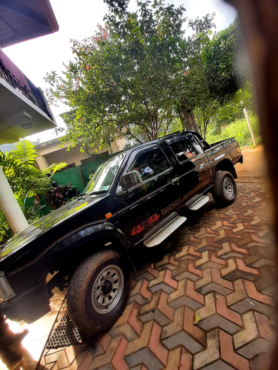 🛻 Nissan D21 Pickup Cab with Driver for Hire – Rugged 4x4 Power in Colombo! 🛻